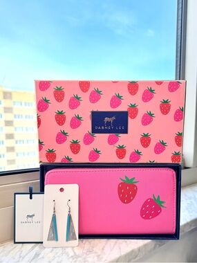 925 STERLING SILVER earrings & DABNEY WALLET🩵